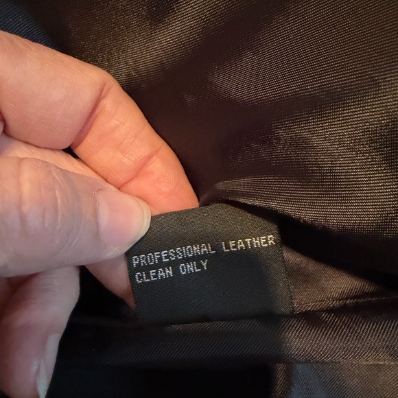 Chic Black Chevron Leather Jacket - Picture 9 of 9